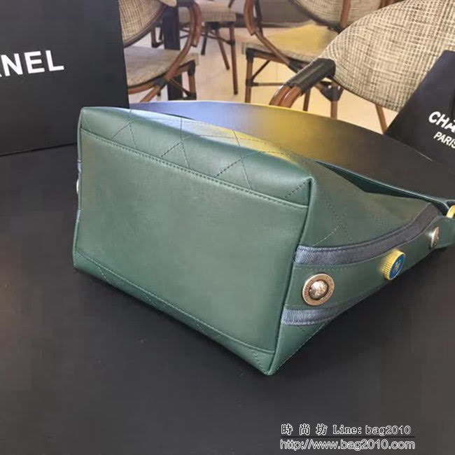 香奈兒CHANEL 93659 93660 2018秋冬 小牛皮金屬扣肩帶嬉皮包手提單肩包 DSC2099